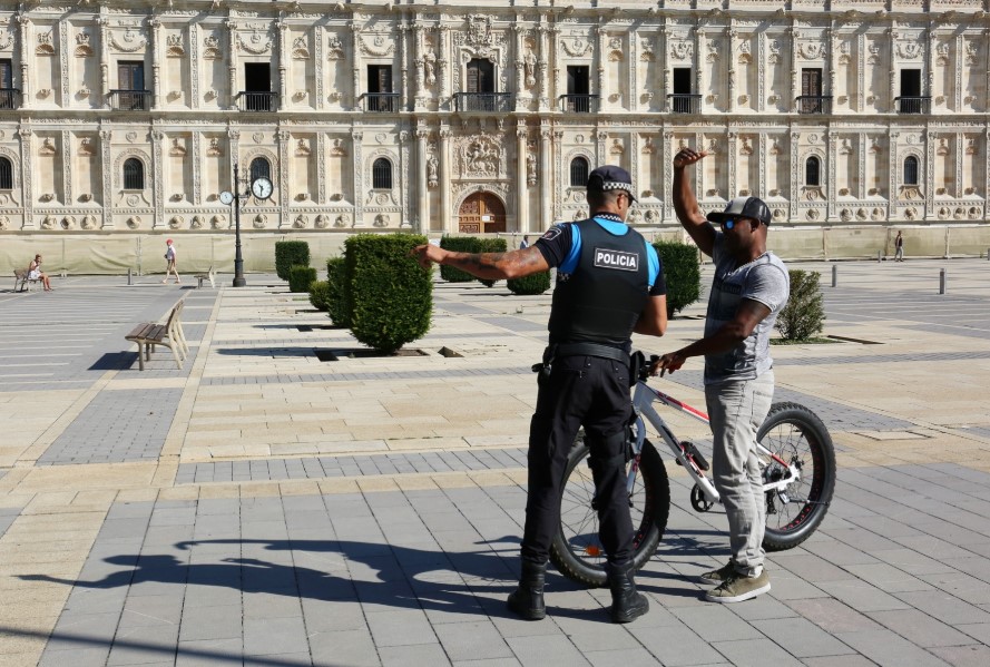 Policia control bicicletas león