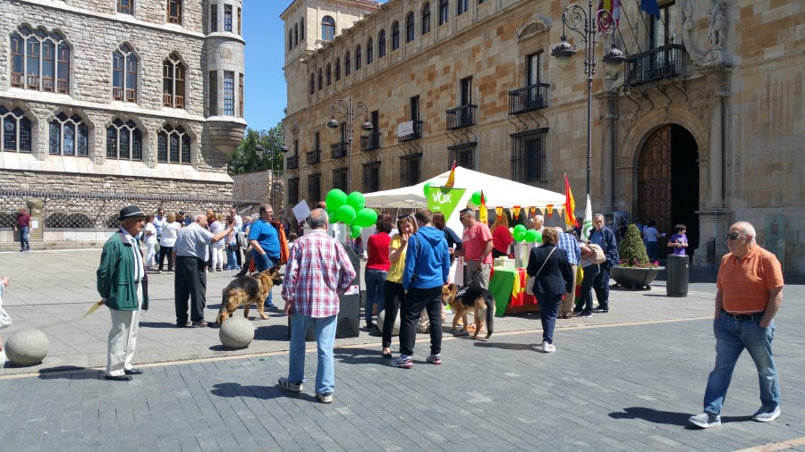 Vox León invitó a los leoneses a probar el pucherazo del PSOE 3