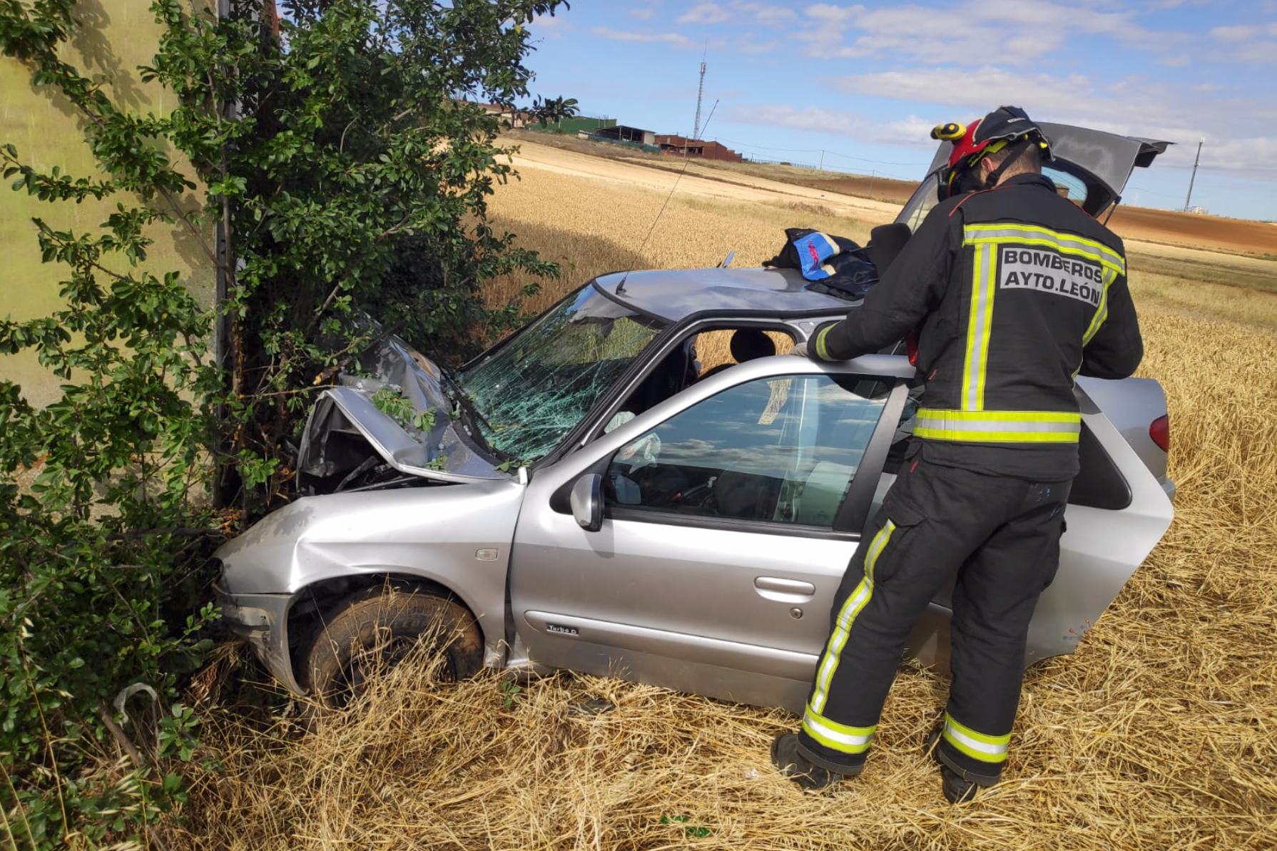 Accidente de tráfico en la entrada del pueblo Valverde-Enrique 1
