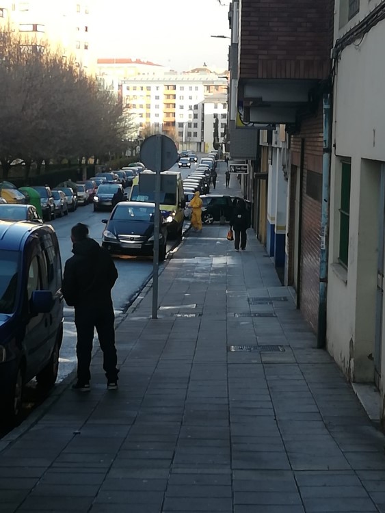 coronavirus en león en la calle campanillas