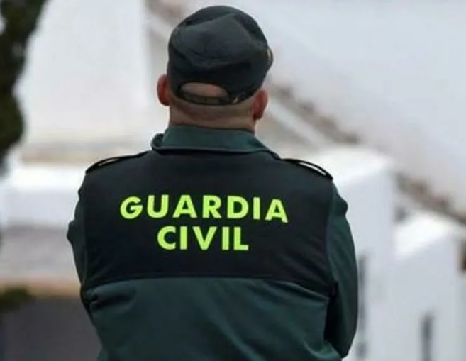 Interior obliga a la Guardia Civil y Policía a trabajar sin mascarillas