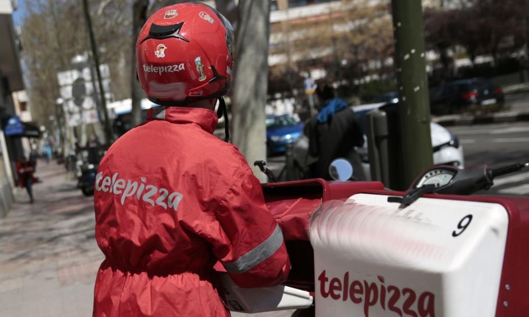 El curioso método de Telepizza para repartir pizzas durante la cuarentena 1