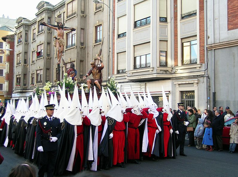 Esta ha sido la única "procesión" de Semana Santa en León