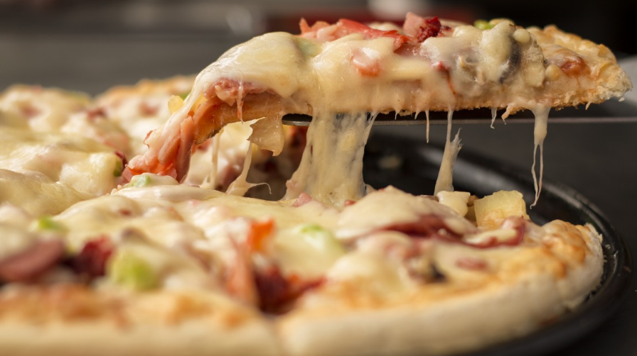 Telepizza continua repartiendo pizza a domicilio