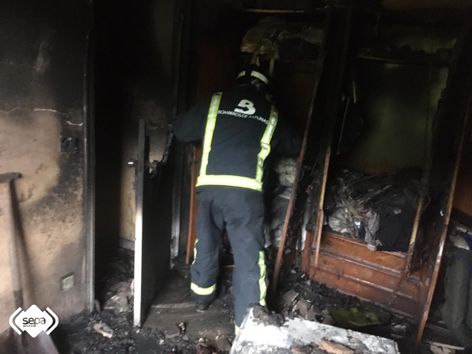 Grave incendio en una viviendo en Riaño esta mañana