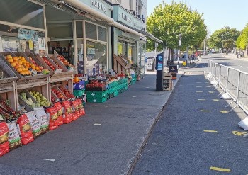 Señalización necesaria para mantener la distancia seguridad en León