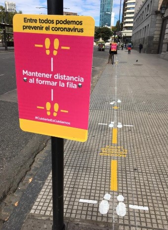 Señalización necesaria para mantener la distancia seguridad en León