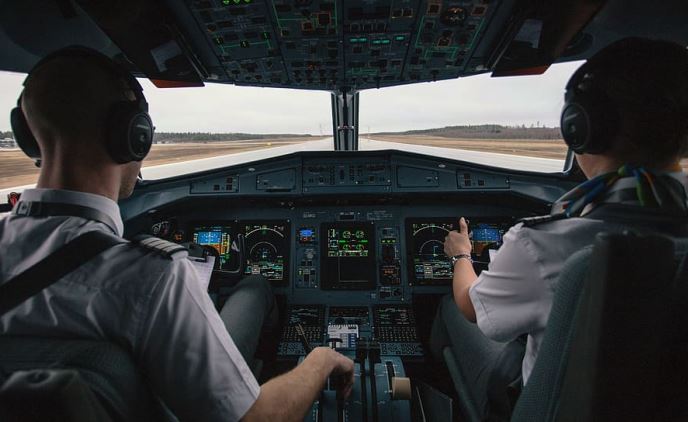 León lamenta el abandono de la escuela de FlyBy School