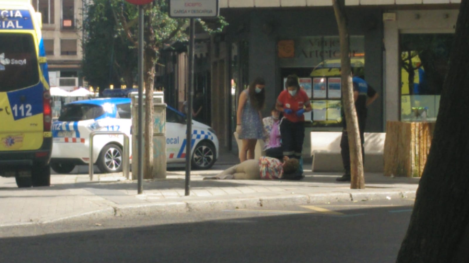 mujer cae suelo avenida roma