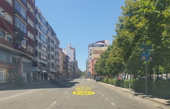 La avenida Alcalde Miguel Castaño el atascadero de León a 20 km/h