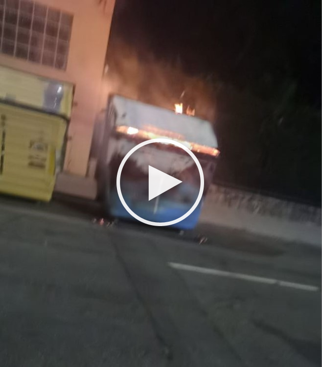 incendio contenedor de basura en la calle cardena torquemada de león