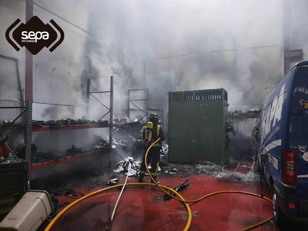 incendio nave industrial