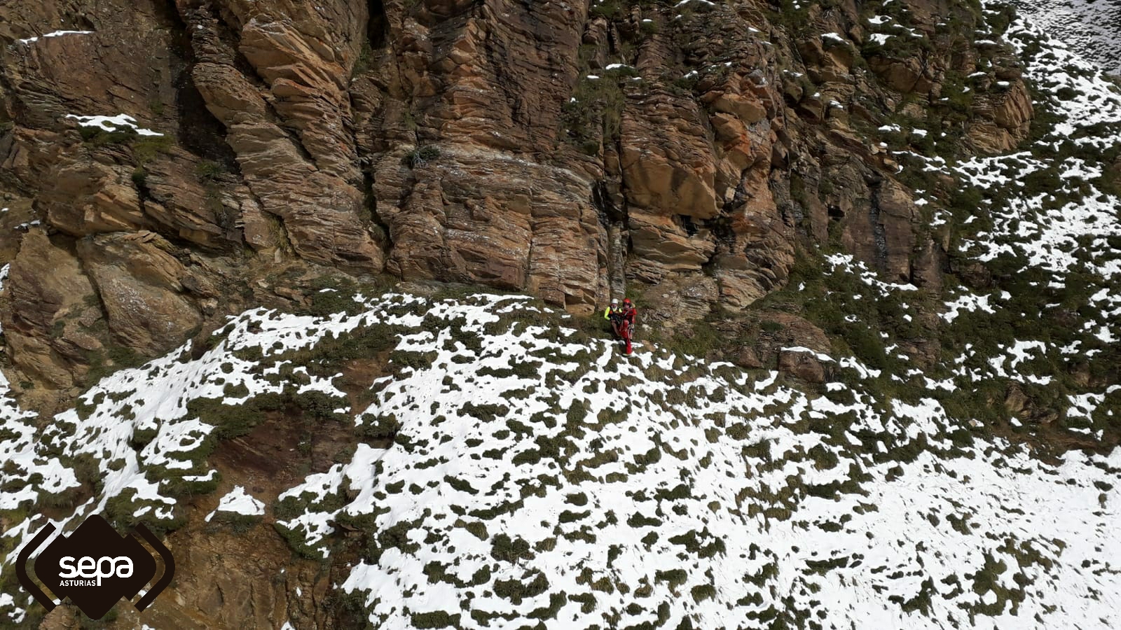 rescate montaña peña ubiña