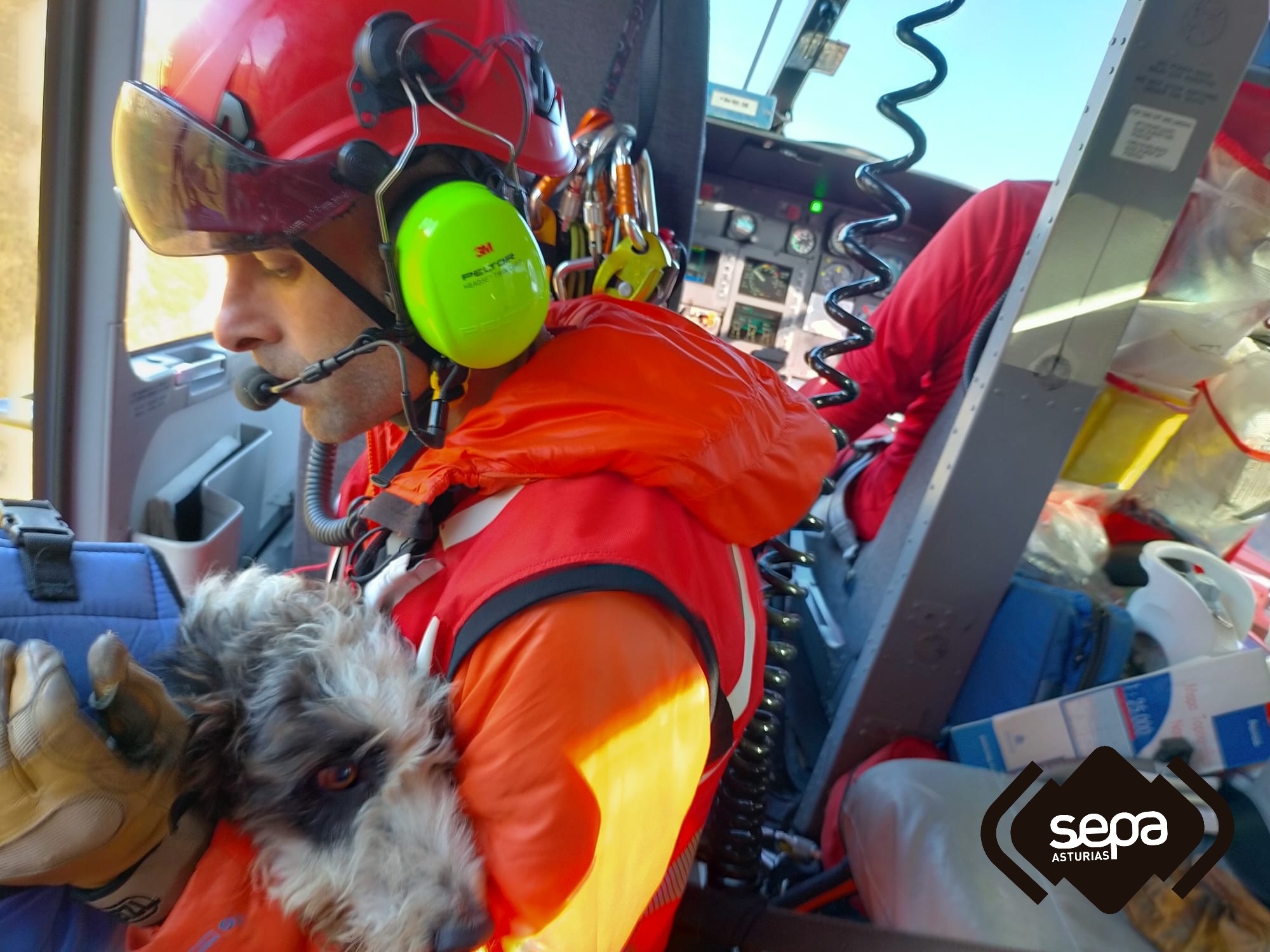 RESCATE MONTAÑA PEÑAMELLERA ALTA