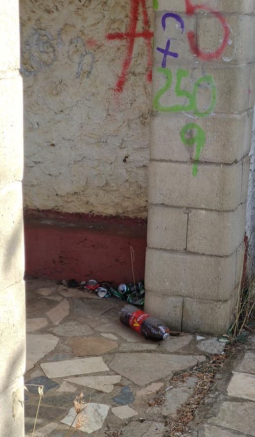 Botellones en Valverde basura