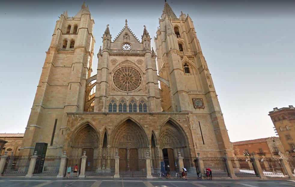 Virgen Blanca en la Catedral de Leon