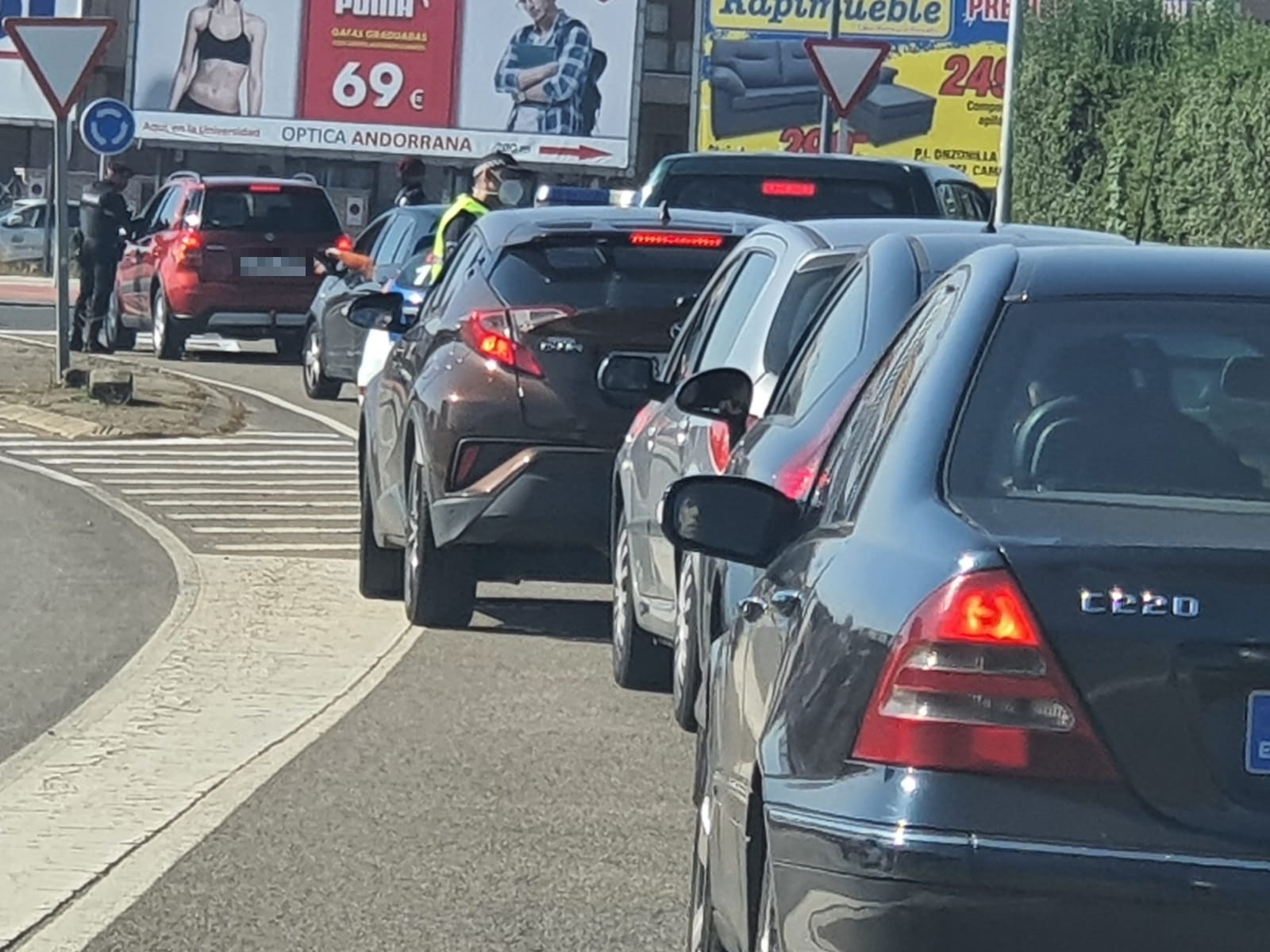 colas de coches por el cierre de León