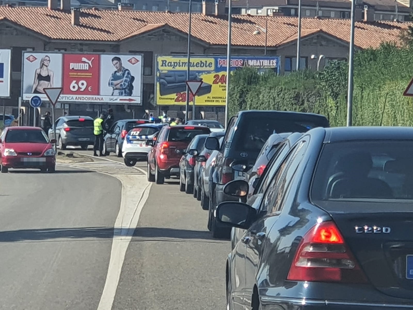 colas de coches por el cierre de León