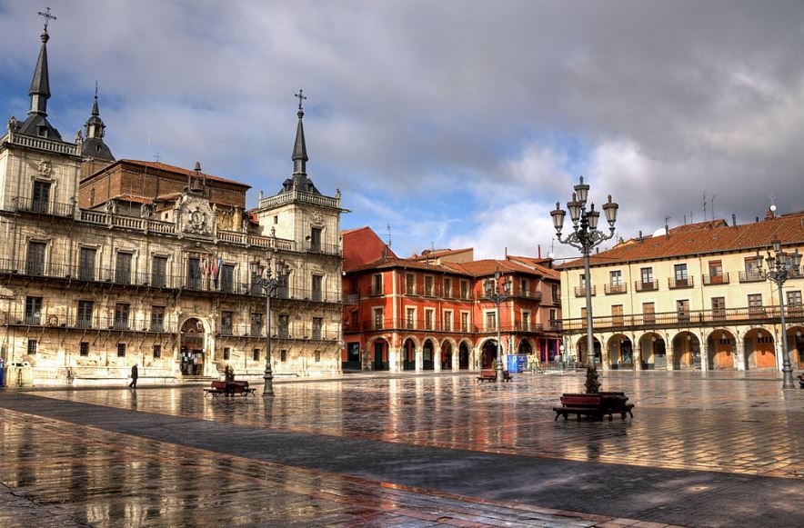 plaza mayor de León