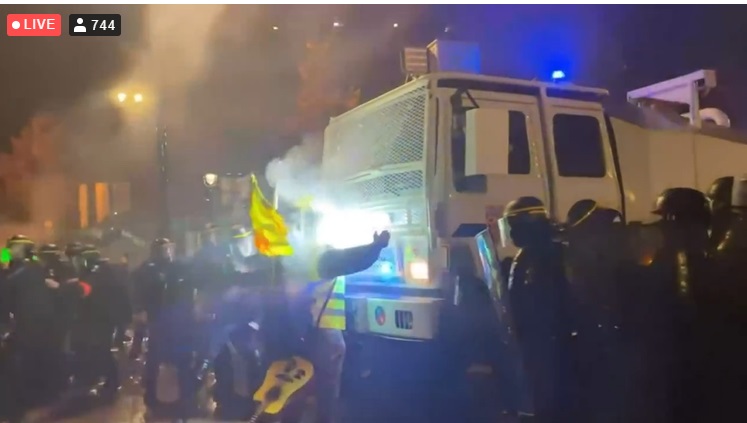 ÚLTIMA HORA Graves disturbios en París en estos momentos 6