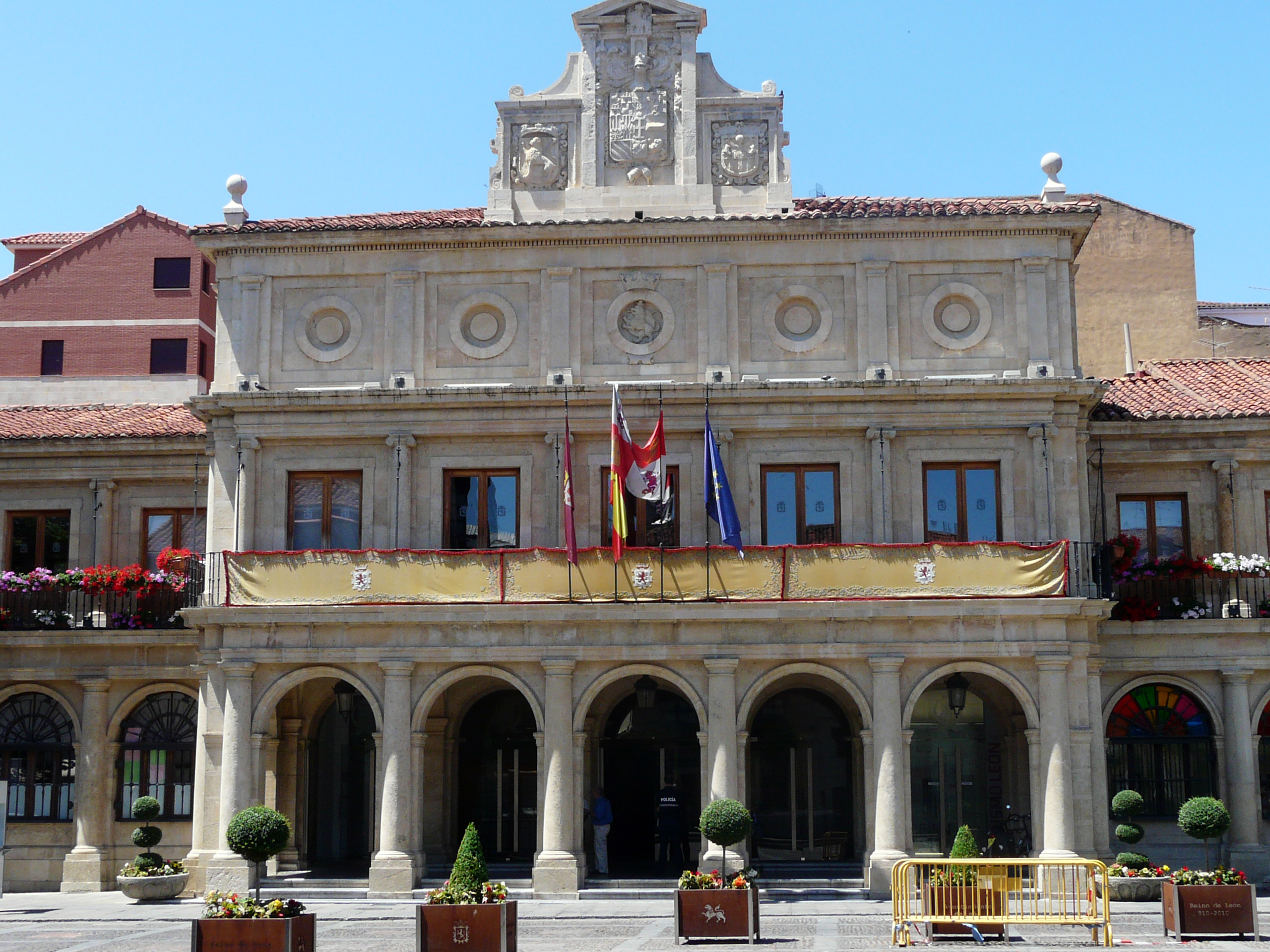 medalla de oro a León