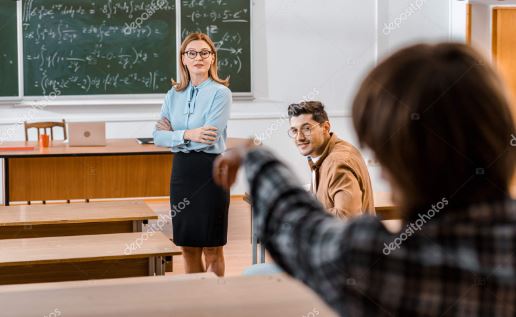 profesora denuncia menor