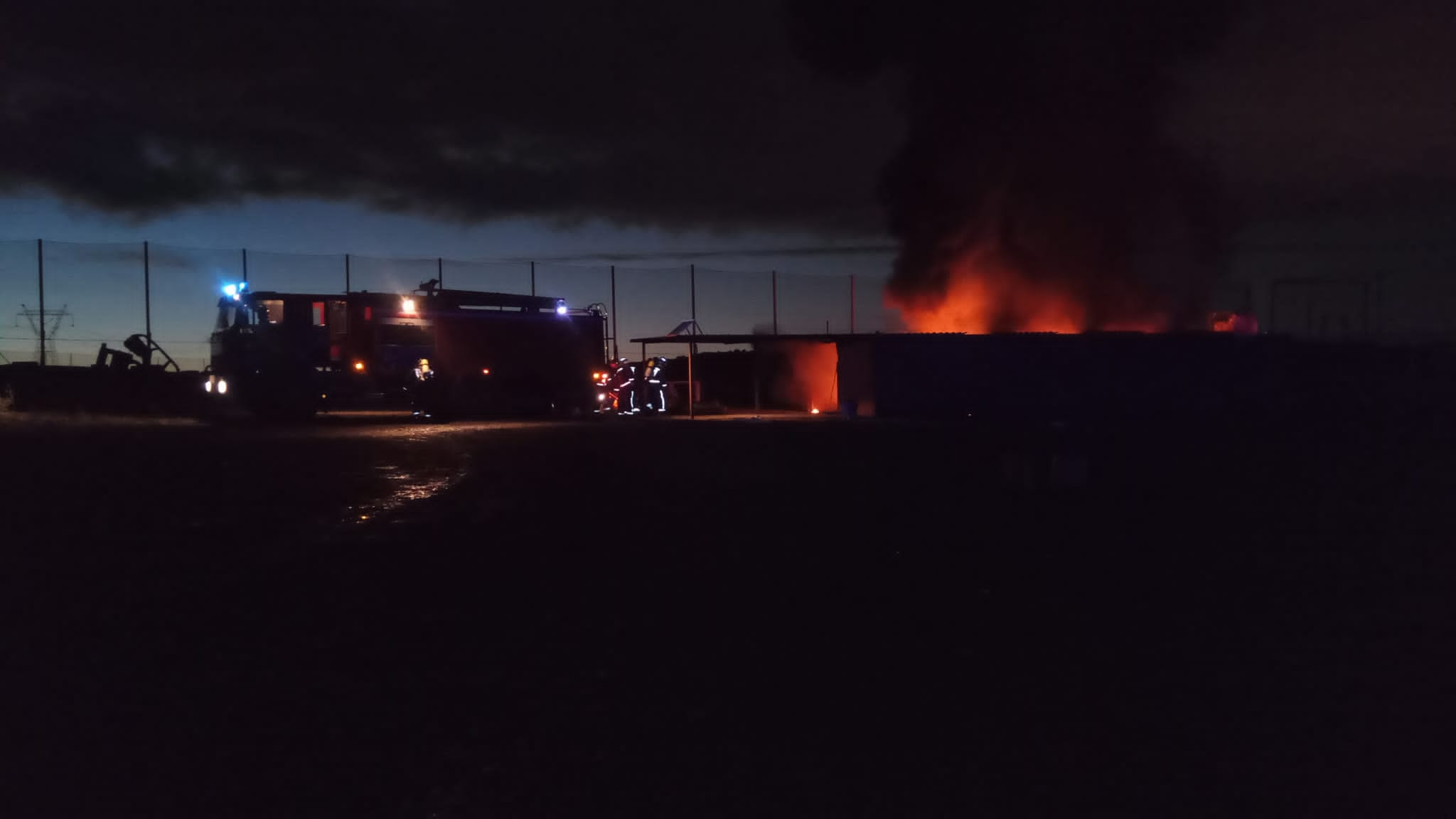 Todas las imágenes del incendio en el karting Valdesogo 5