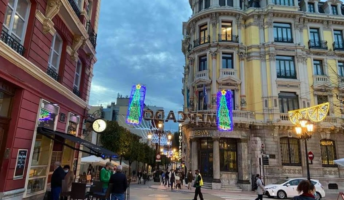 FOTOS| La espectacular iluminación navideña de Oviedo 11