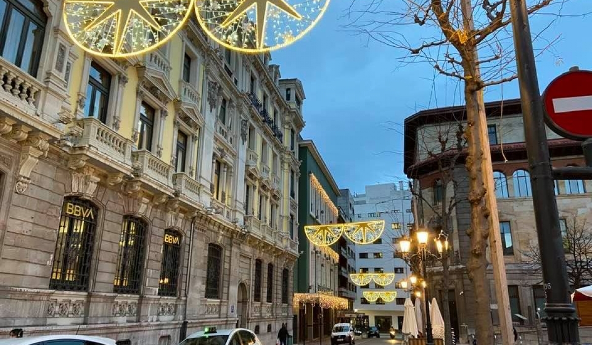 FOTOS| La espectacular iluminación navideña de Oviedo 12