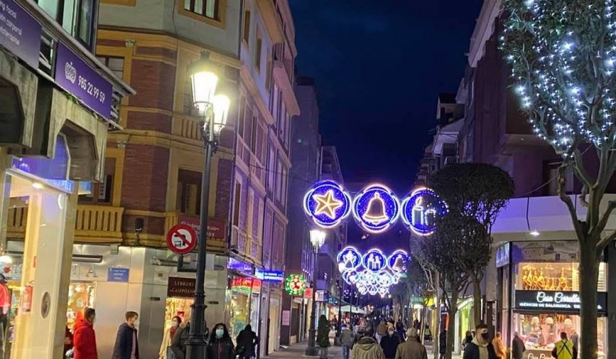 FOTOS| La espectacular iluminación navideña de Oviedo 1
