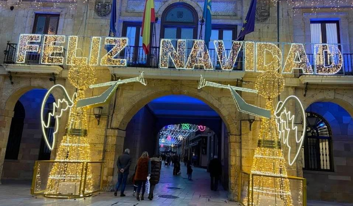 FOTOS| La espectacular iluminación navideña de Oviedo 24