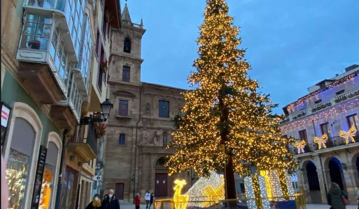 FOTOS| La espectacular iluminación navideña de Oviedo 25