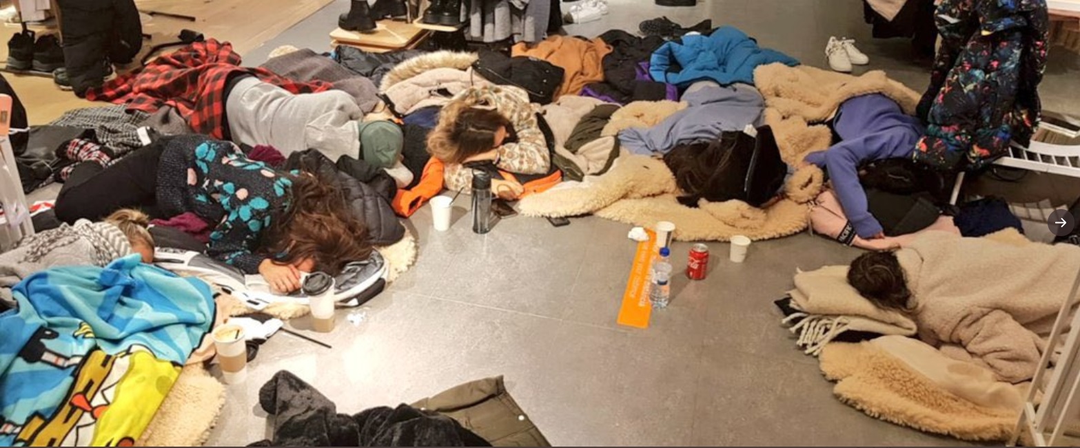 Filomena obliga a los trabajadores de Zara a dormir entre cartones 1