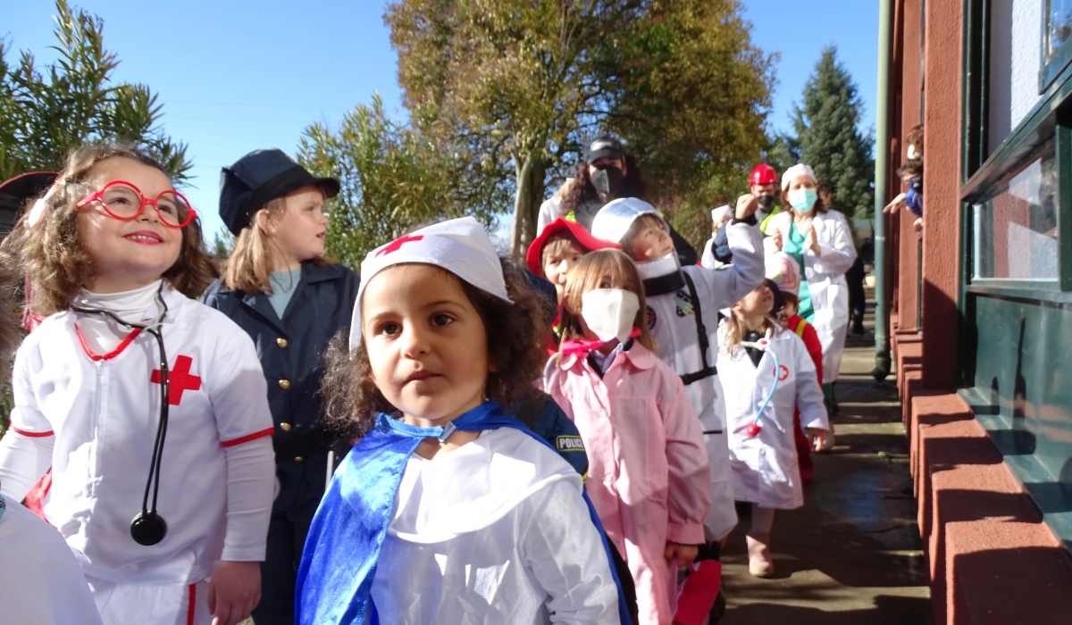 Peñacorada se disfraza en carnaval de los "héroes" de la pandemia 4