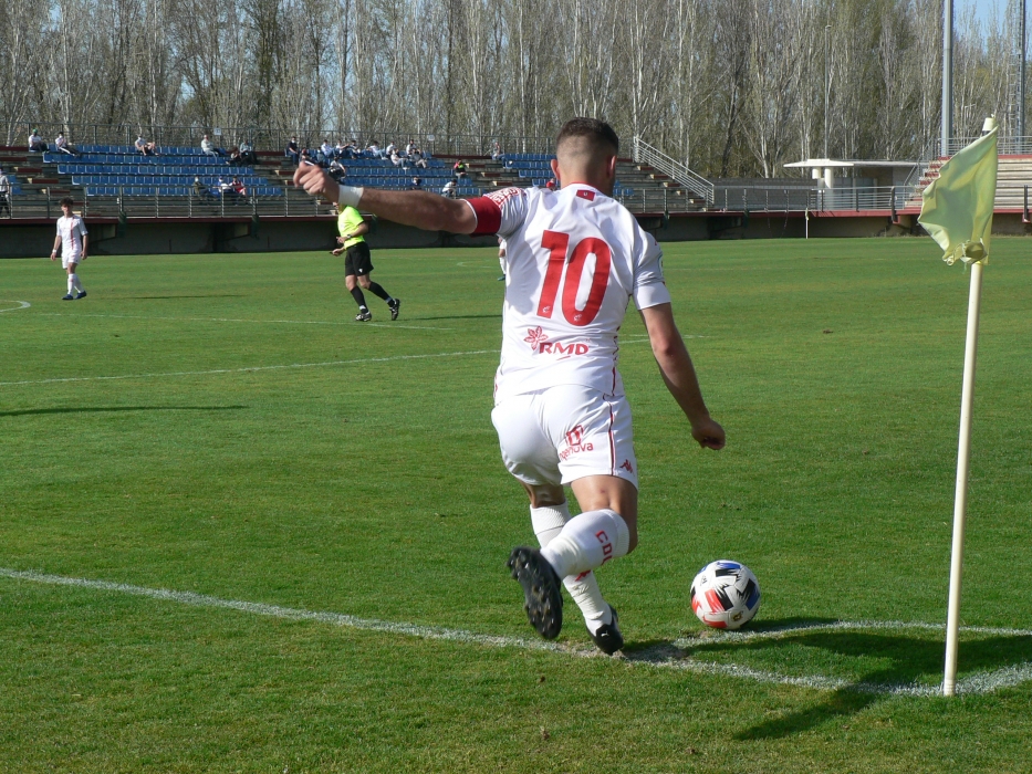 El Júpiter se estrella contra el muro de la Gimnástica Segoviana 6