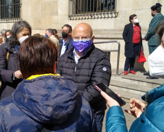 VIDEO| Emotivo minuto de silencio por la joven asesinada ayer en León 3