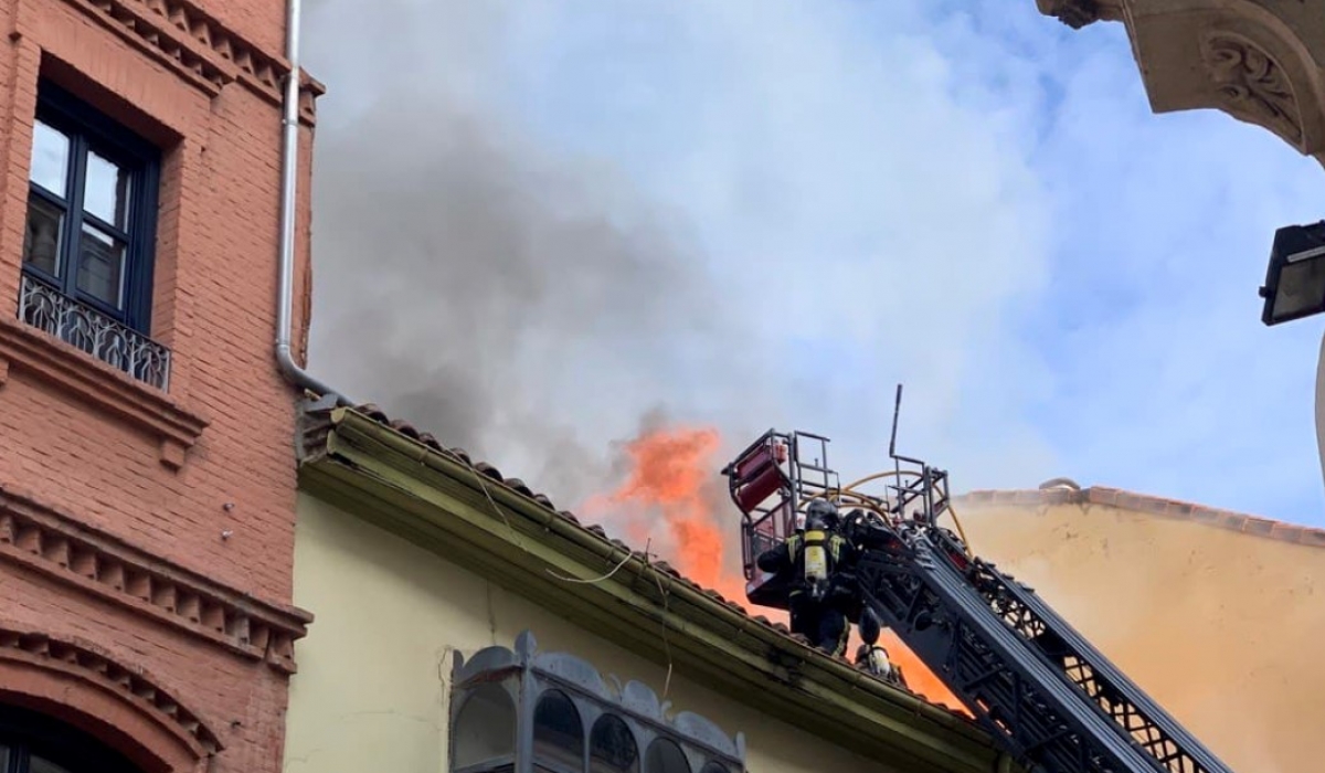 VIDEO| Gran incendio calcina el Clandestino de León 2