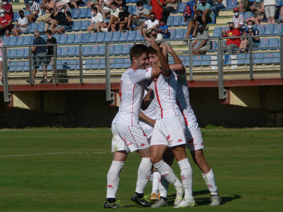 La Cultural comienza la pretemporada con victoria ante el Real Oviedo 4