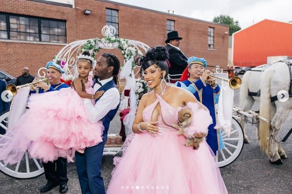 Cardi B se defiende antes las críticas por comprar un collar de 150.000 dólares a su hija de 3 años 3