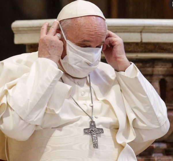 ingresan al Papa Francisco para una intervención quirúrgica