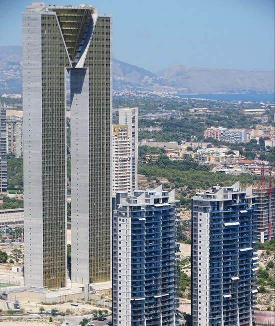 Finalizan las obras del rascacielos residencial más grande de Europa 1