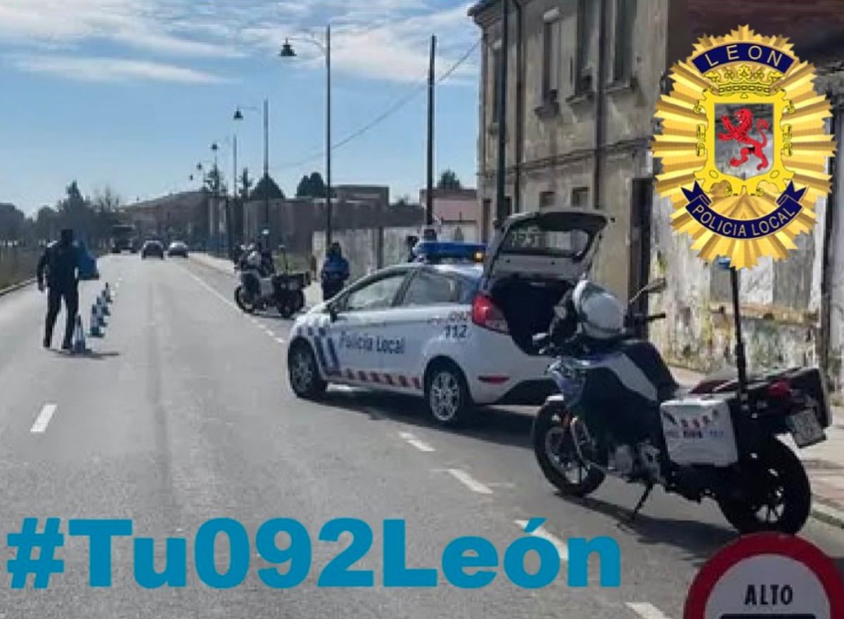 la policia multa 14 conductores-Digital de León