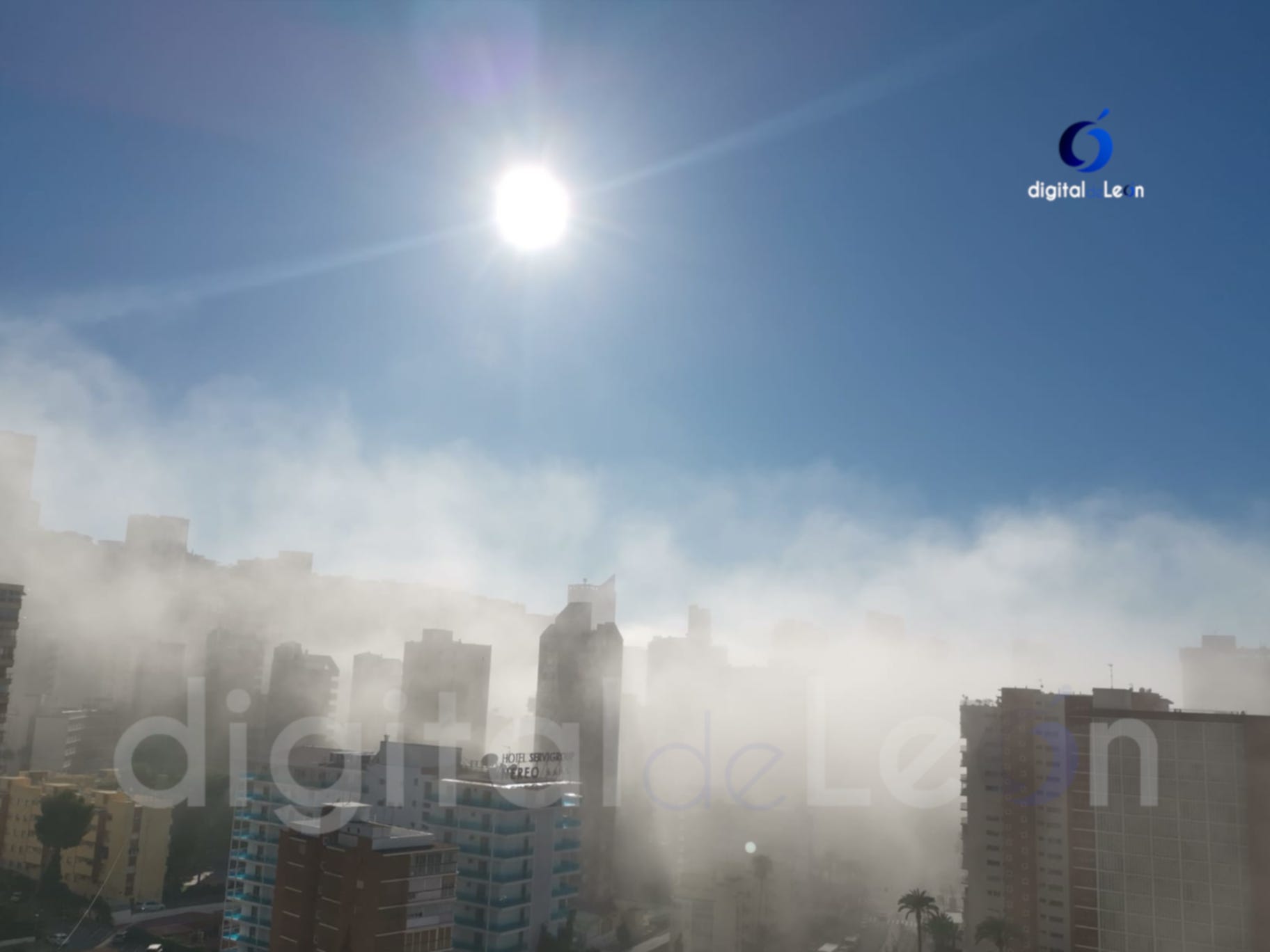 VÍDEO| Así es como "engullía" la niebla en Benidorm 3