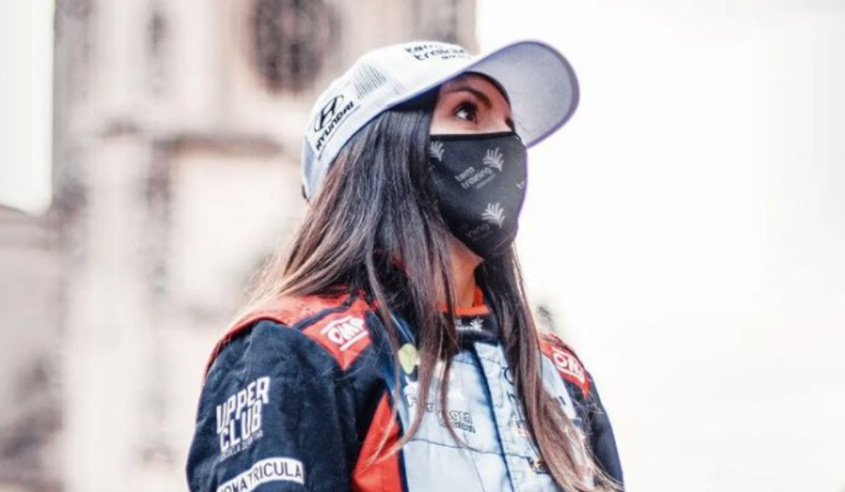 Alba Sánchez, la leonesa copiloto del campeón del Dakar 2