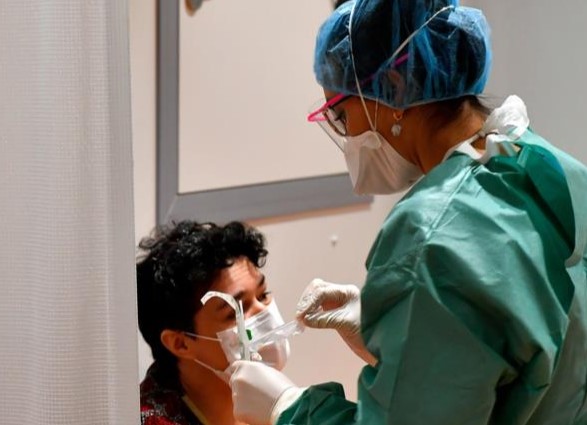 médicos tratar ómicron gripe - Digital de León