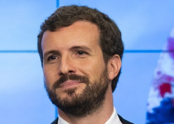Casado seguirá como líder del PP hasta el congreso de abril - Digital de León