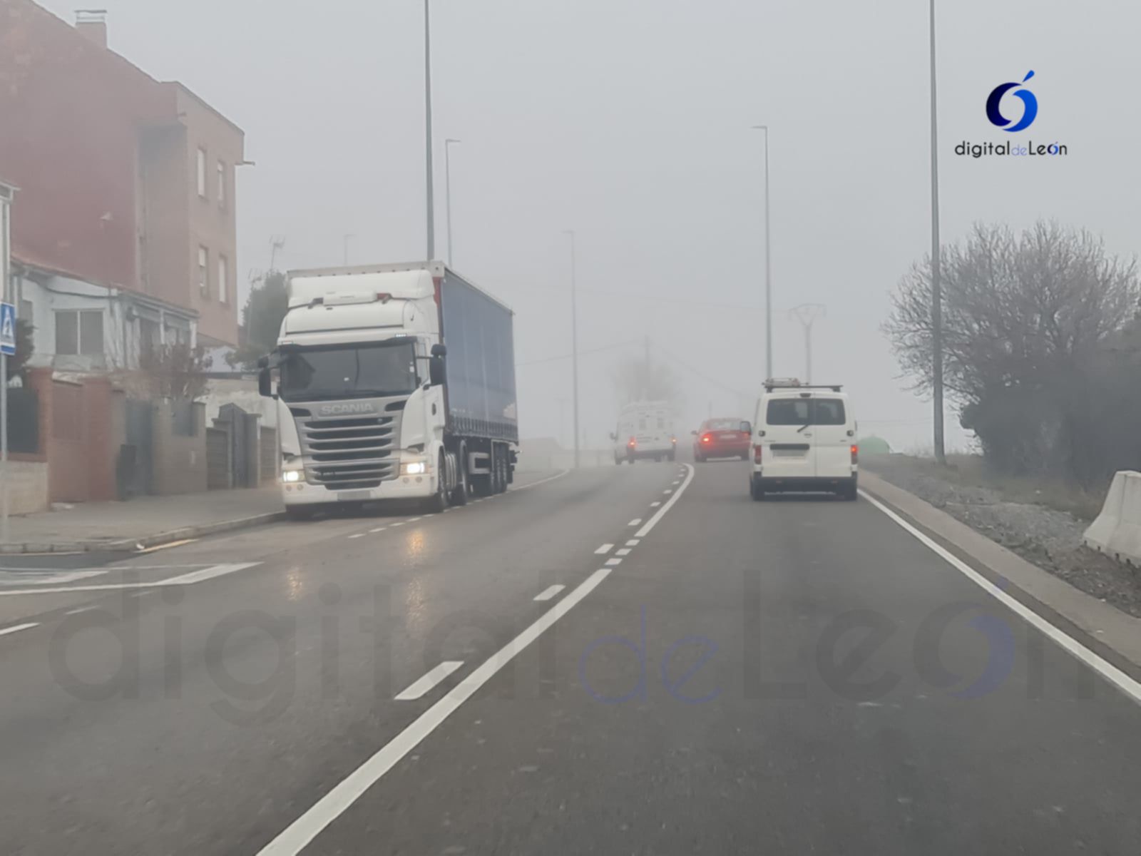 ALERTA | León amanece con densa niebla y lluvia ligera 2