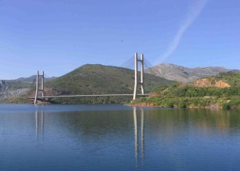Asturias pide rebajar al 50% la tarifa del Huerna para turismos, a partir del tercer viaje al mes 2
