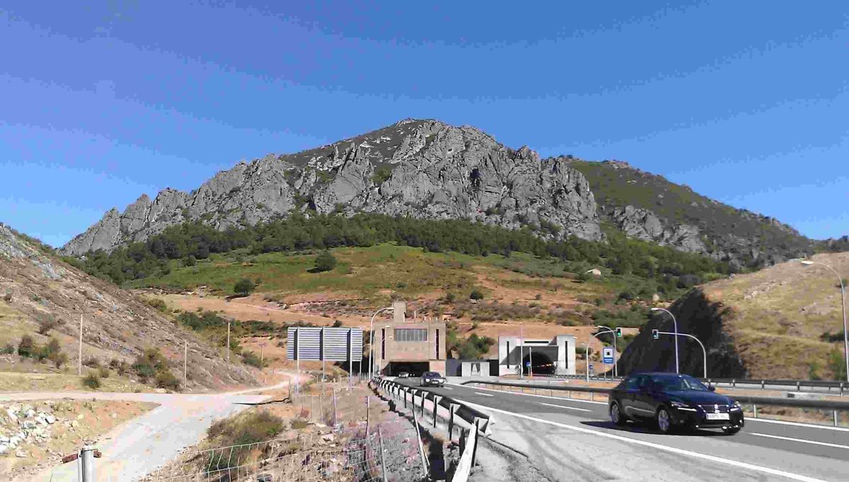 Asturias pide rebajar al 50% la tarifa del Huerna para turismos, a partir del tercer viaje al mes 2