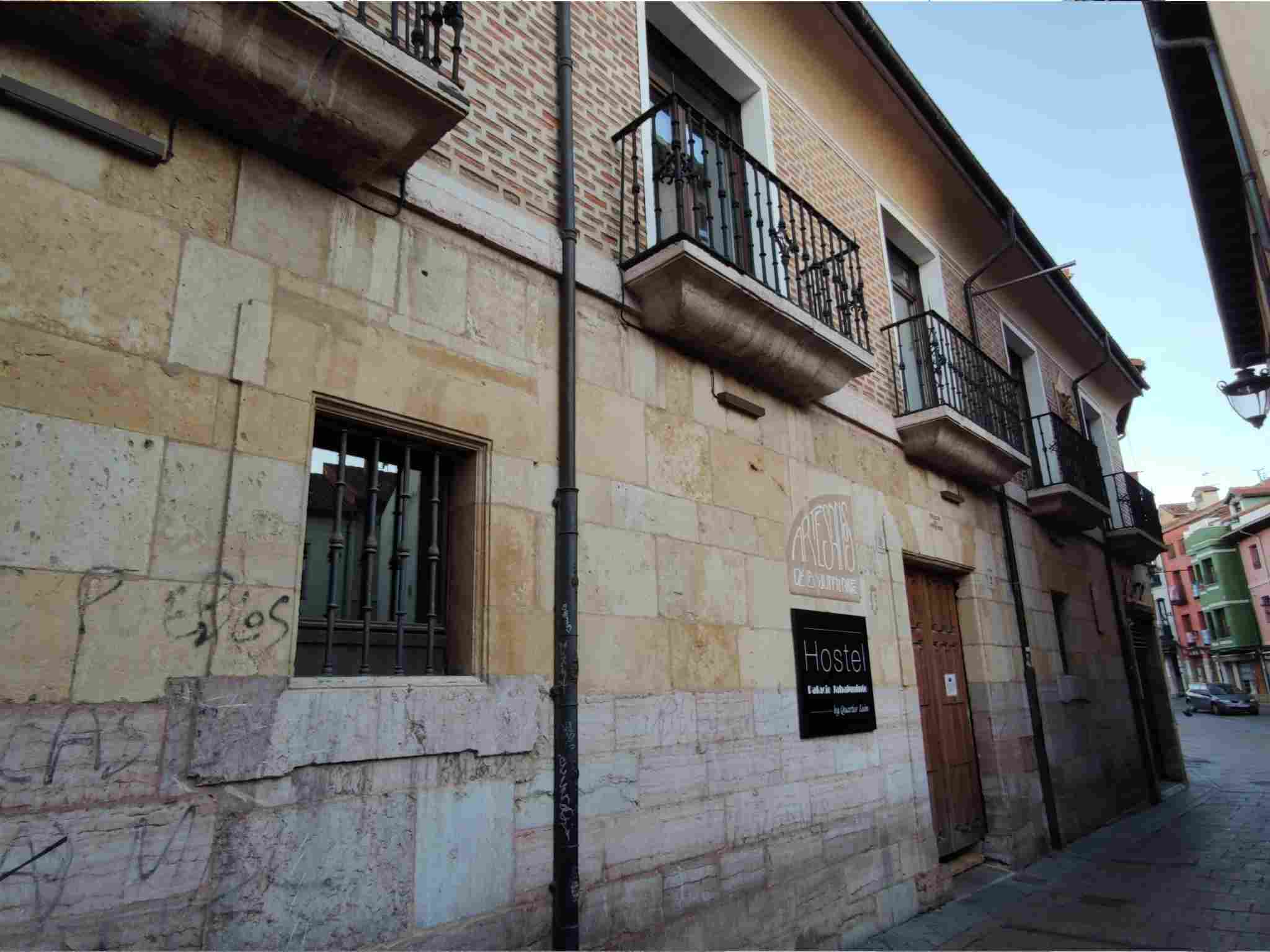 Edificios de León que aún siguen a la espera de un comprador 1